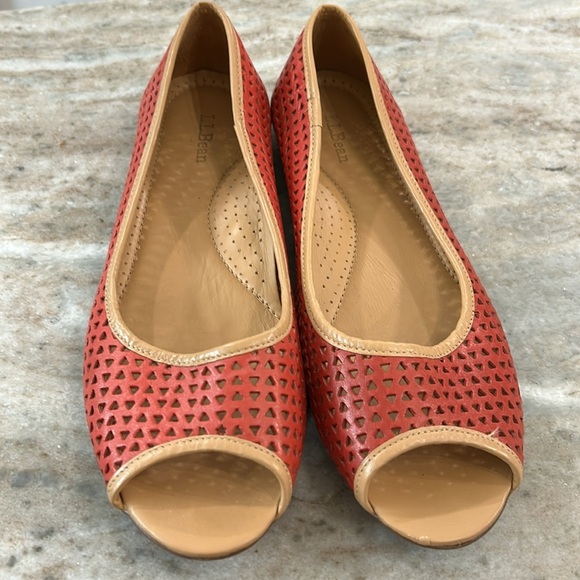 L. L. Bean Leather Peep Toe Flats Size 8.5M red and tan - Picture 2 of 10